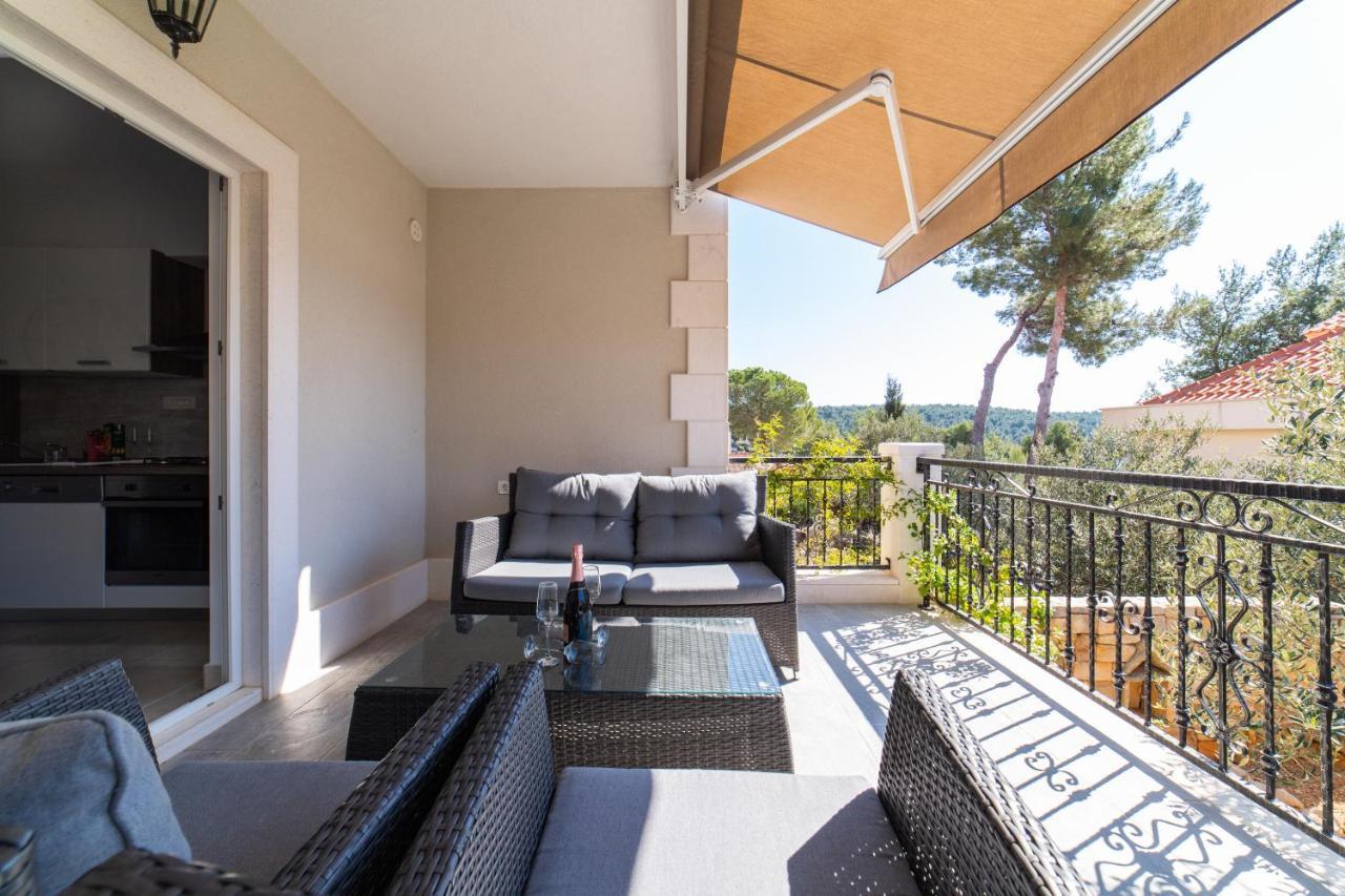 Villa Sun Garden - 4 Star Villa With Heated Swimming Pool, Quiet Bay, Bbq, 50M From The Sea Милна Экстерьер фото