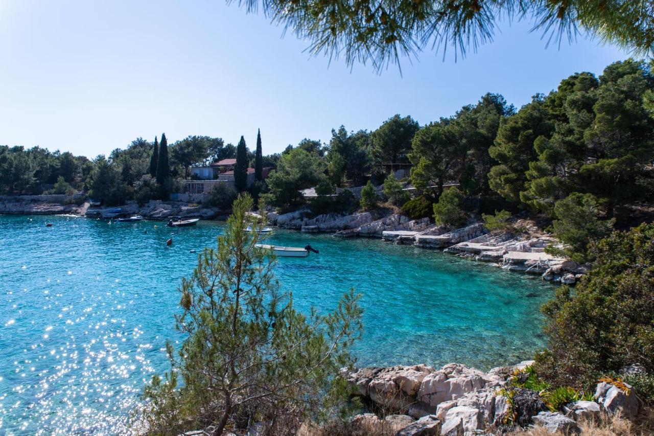 Villa Sun Garden - 4 Star Villa With Heated Swimming Pool, Quiet Bay, Bbq, 50M From The Sea Милна Экстерьер фото