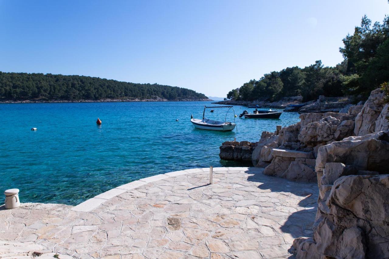 Villa Sun Garden - 4 Star Villa With Heated Swimming Pool, Quiet Bay, Bbq, 50M From The Sea Милна Экстерьер фото
