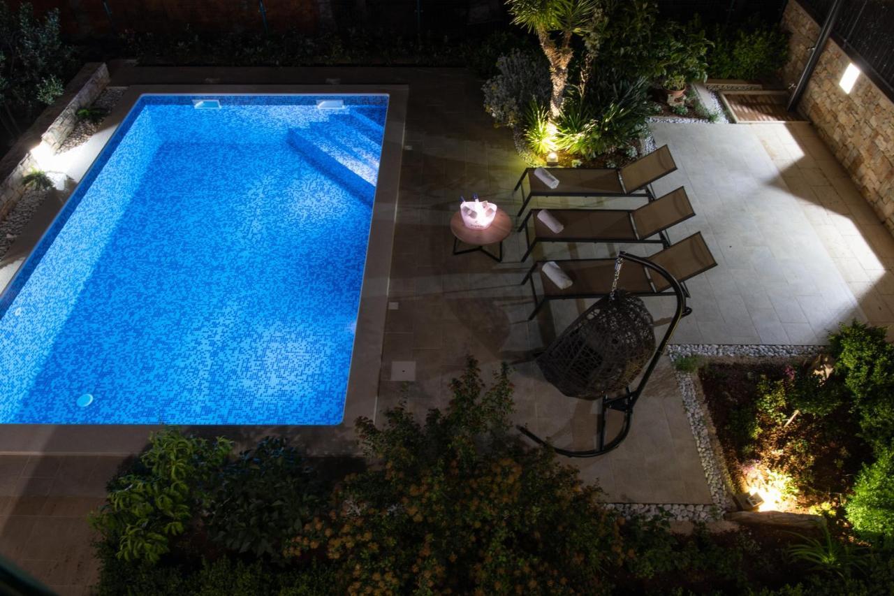 Villa Sun Garden - 4 Star Villa With Heated Swimming Pool, Quiet Bay, Bbq, 50M From The Sea Милна Экстерьер фото